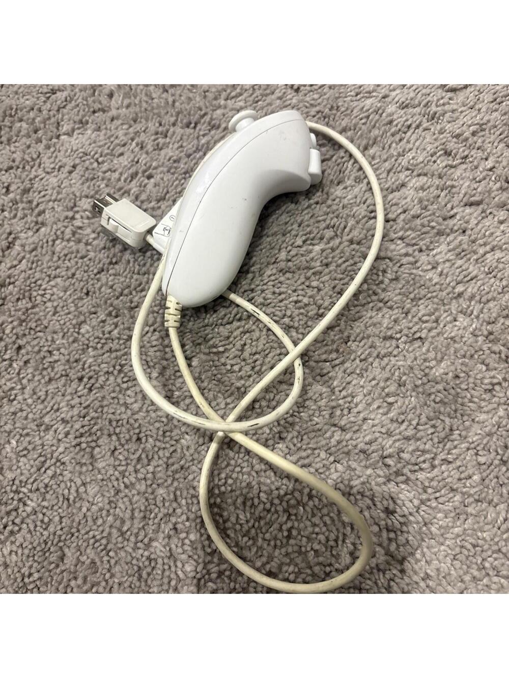 Nintendo Wii - White Nunchuck Controller Accesory Official Genuine OEM